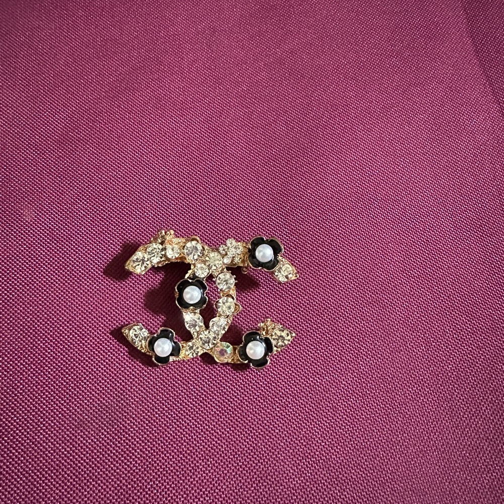 Bling Brooch with Pearls